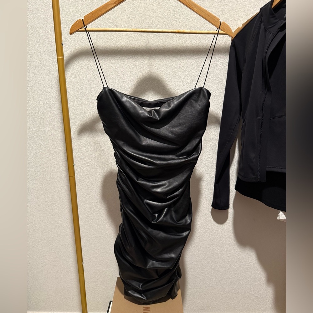 Elegant Black Leather Dress - Picture 3 of 5